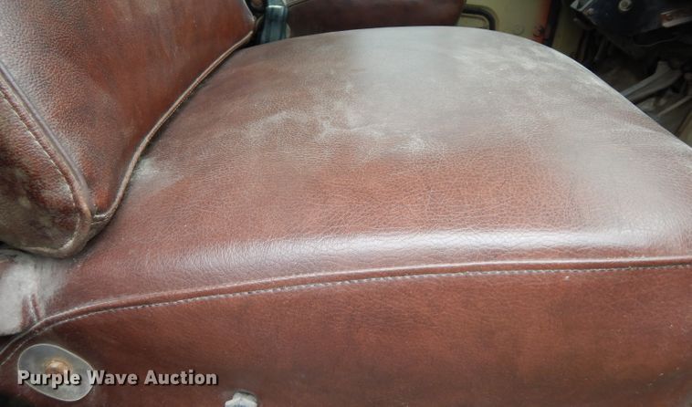 image for item DJ4324 1980 International S1954  grain truck