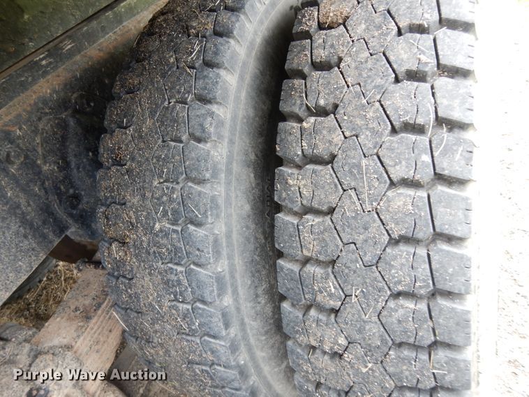 image for item DJ4324 1980 International S1954  grain truck