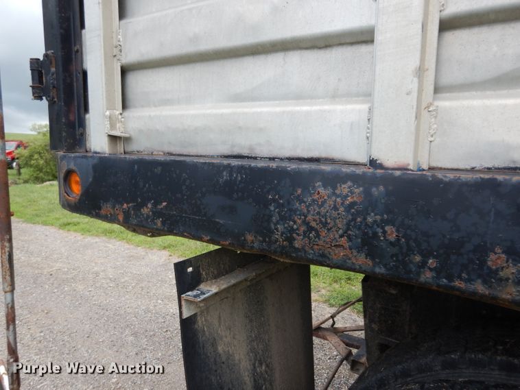 image for item DJ4324 1980 International S1954  grain truck