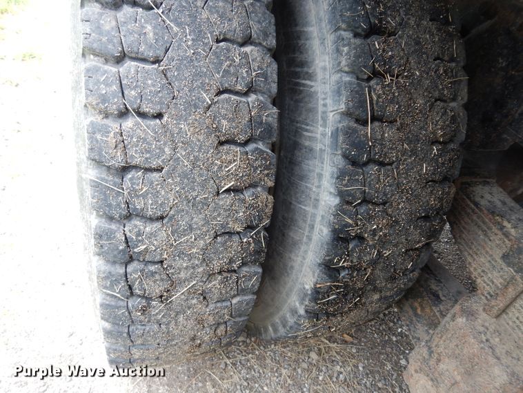 image for item DJ4324 1980 International S1954  grain truck