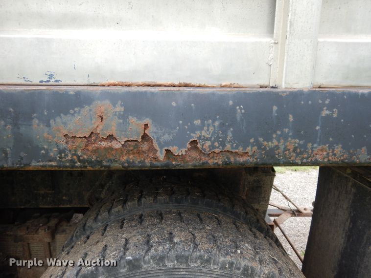 image for item DJ4324 1980 International S1954  grain truck