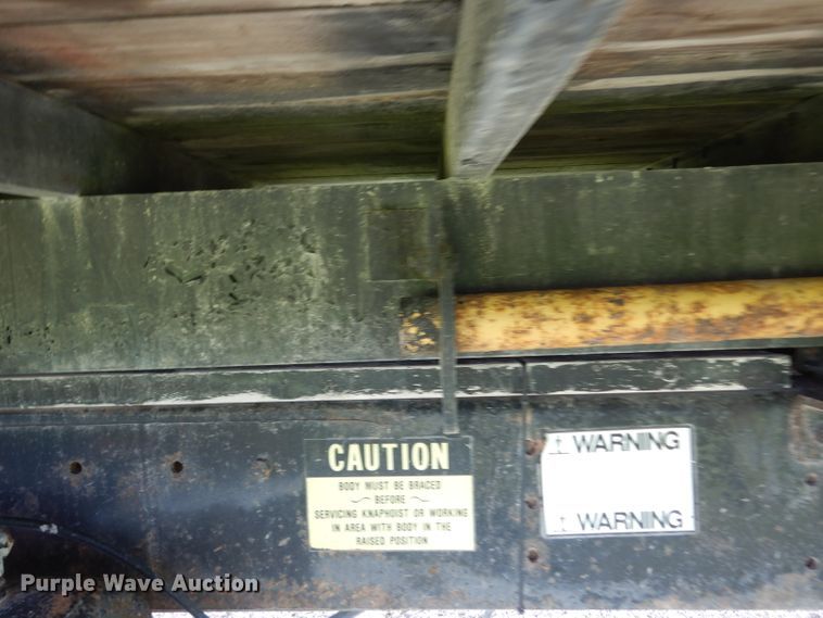 image for item DJ4324 1980 International S1954  grain truck