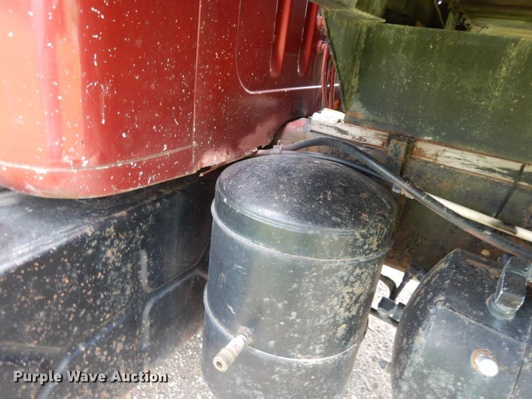 image for item DJ4324 1980 International S1954  grain truck