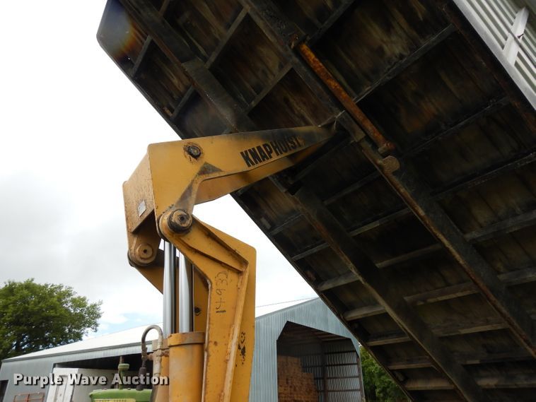 image for item DJ4324 1980 International S1954  grain truck