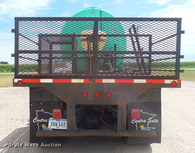 image for item DX9229 1999 International 2654  flatbed truck