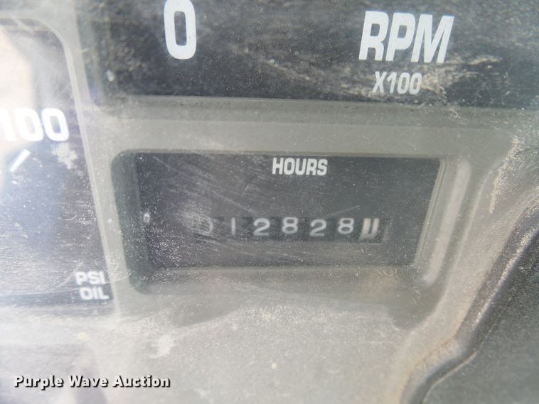 image for item DX9229 1999 International 2654  flatbed truck