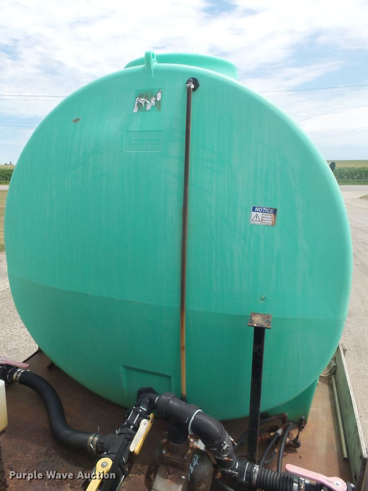 image for item DX9229 1999 International 2654  flatbed truck