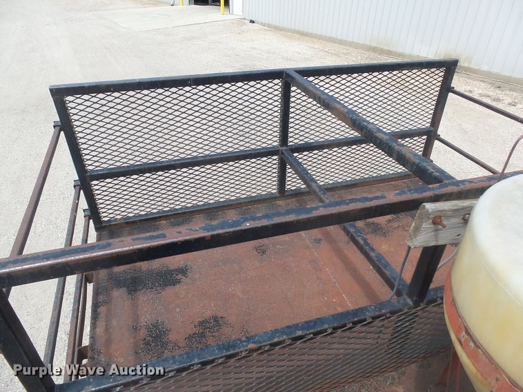 image for item DX9229 1999 International 2654  flatbed truck