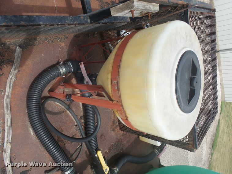 image for item DX9229 1999 International 2654  flatbed truck