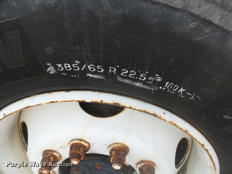 image for item DX9229 1999 International 2654  flatbed truck