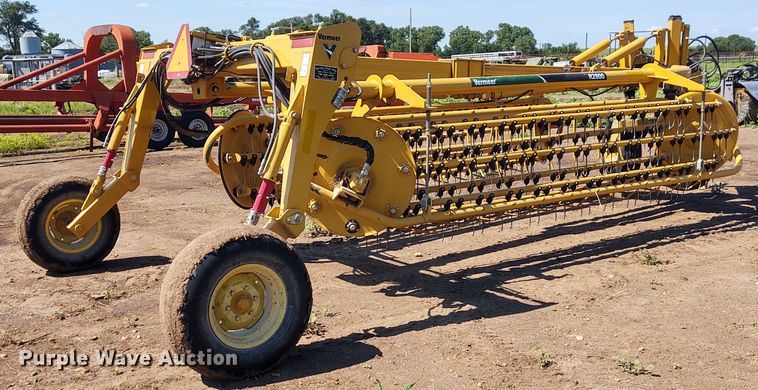 image for item EQ9388 2015 Vermeer R2800 hay rake