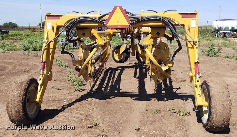 image for item EQ9388 2015 Vermeer R2800 hay rake