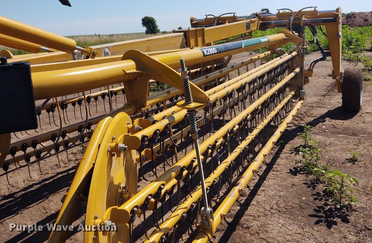 image for item EQ9388 2015 Vermeer R2800 hay rake