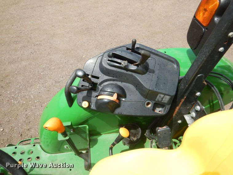 image for item FK9384 2014 John Deere 5075M  tractor