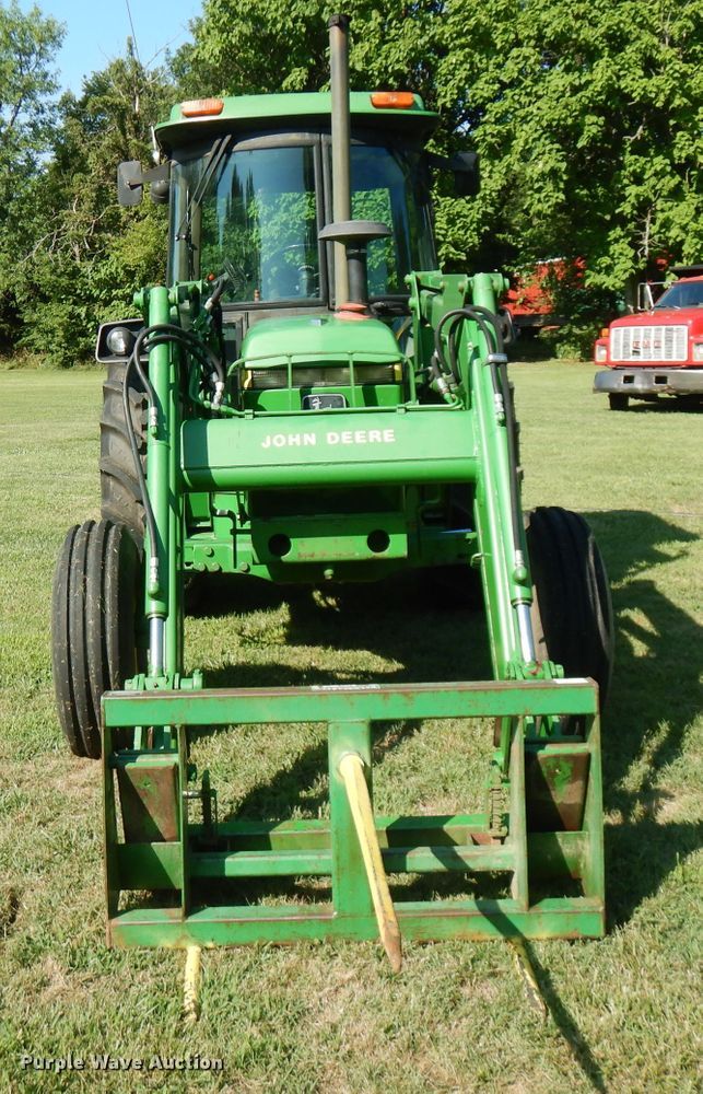 image for item FN9285 1983 John Deere 2750  tractor
