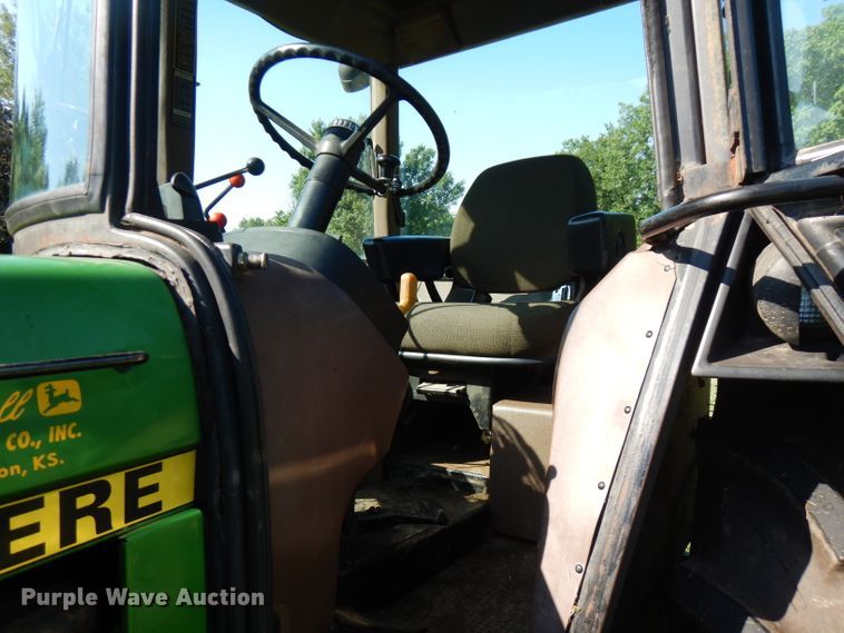 image for item FN9285 1983 John Deere 2750  tractor