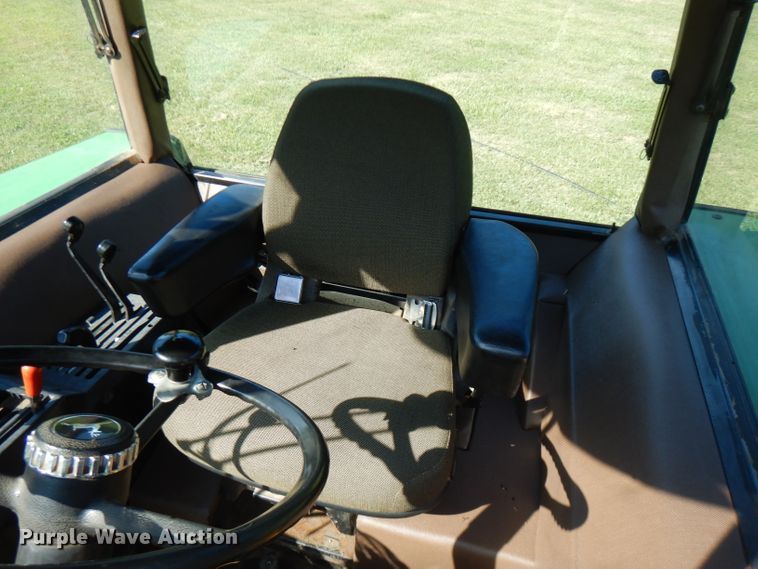 image for item FN9285 1983 John Deere 2750  tractor