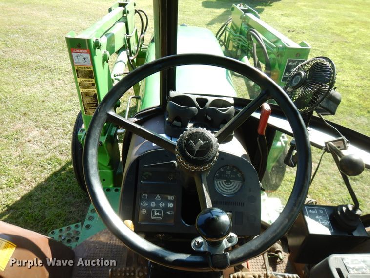 image for item FN9285 1983 John Deere 2750  tractor