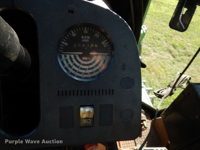 image for item FN9285 1983 John Deere 2750  tractor