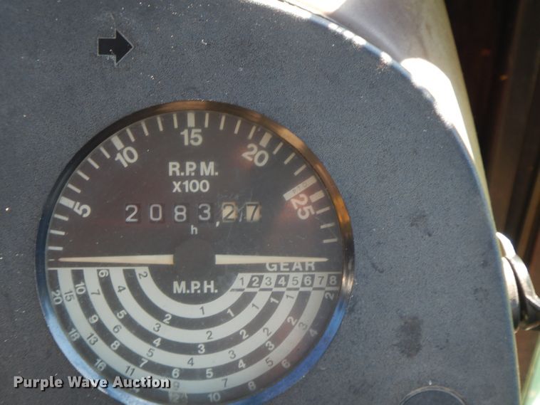 image for item FN9285 1983 John Deere 2750  tractor