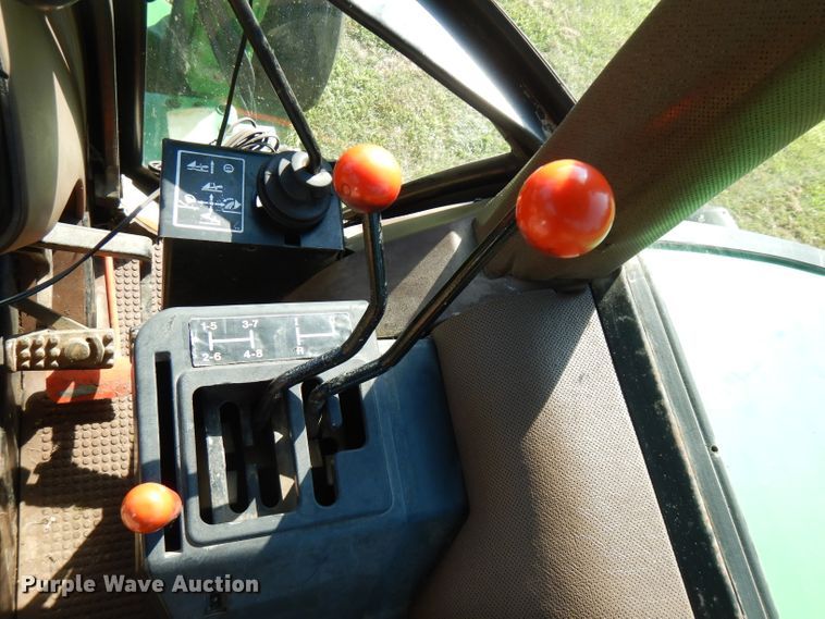 image for item FN9285 1983 John Deere 2750  tractor