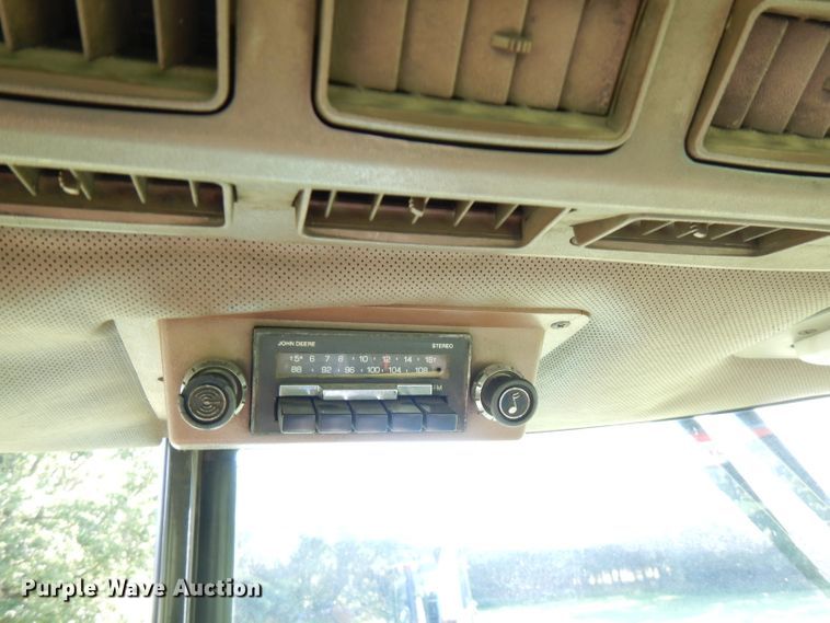 image for item FN9285 1983 John Deere 2750  tractor