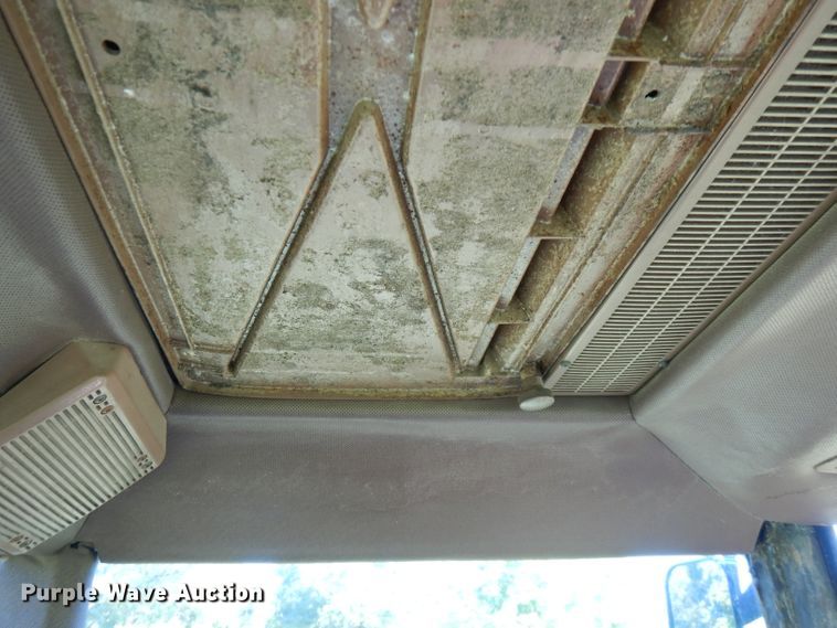 image for item FN9285 1983 John Deere 2750  tractor