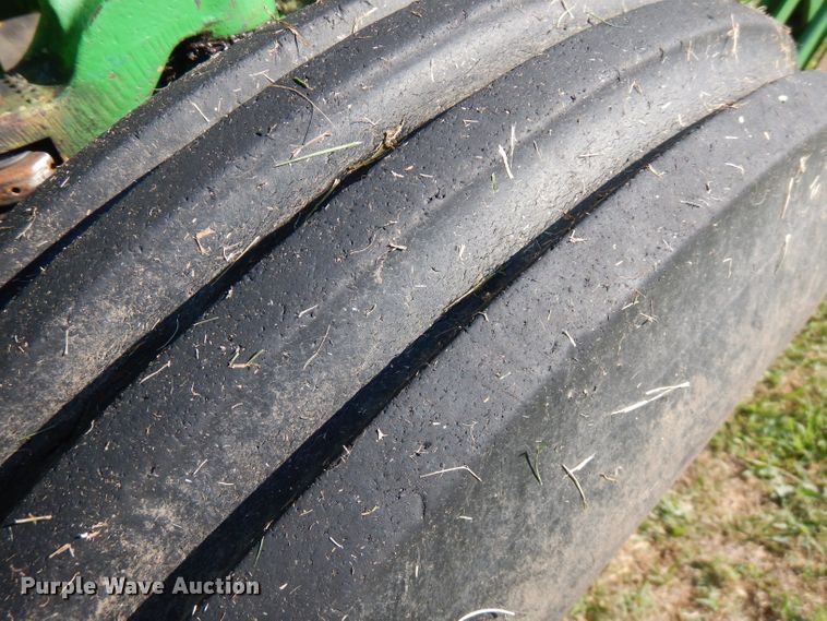 image for item FN9285 1983 John Deere 2750  tractor