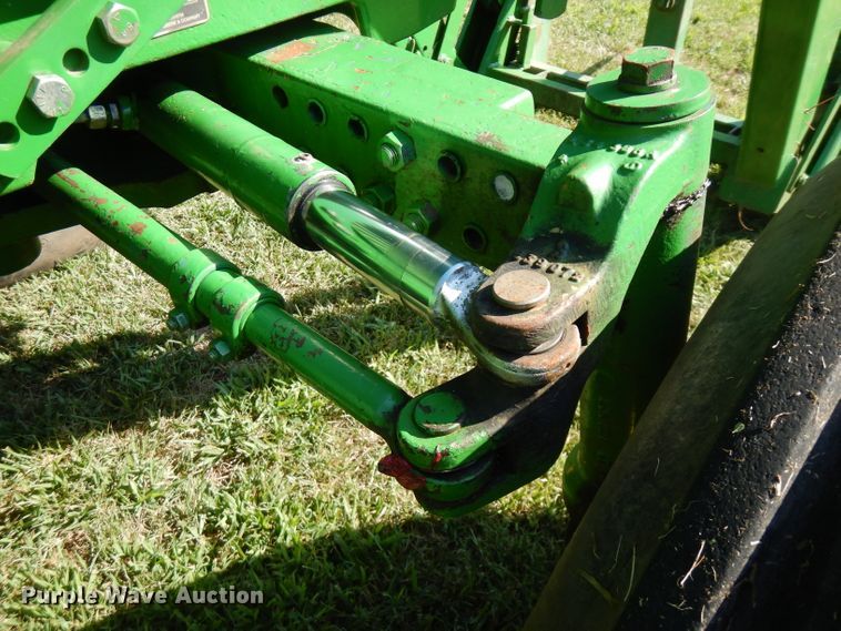 image for item FN9285 1983 John Deere 2750  tractor
