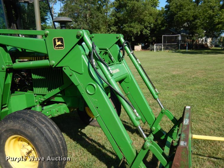 image for item FN9285 1983 John Deere 2750  tractor