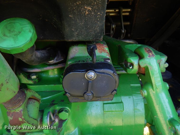 image for item FN9285 1983 John Deere 2750  tractor