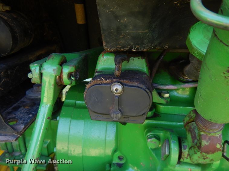 image for item FN9285 1983 John Deere 2750  tractor