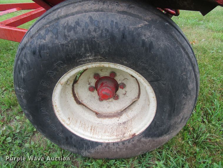 image for item GQ9047 E-Z Trail bale transporter