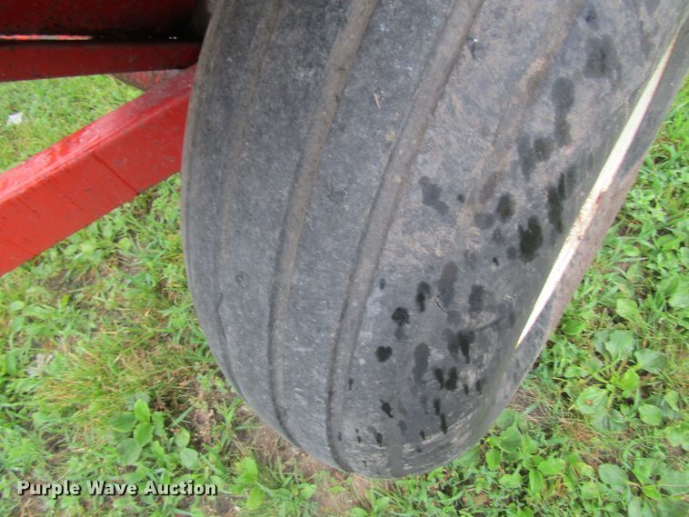 image for item GQ9047 E-Z Trail bale transporter