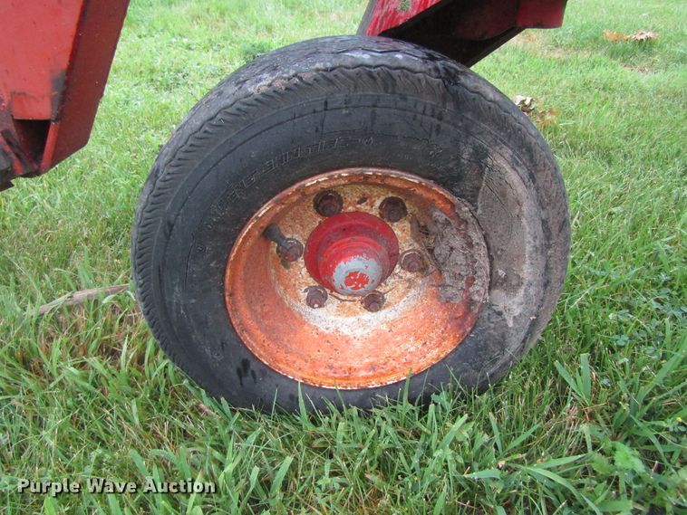 image for item GQ9047 E-Z Trail bale transporter