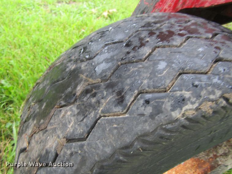 image for item GQ9047 E-Z Trail bale transporter