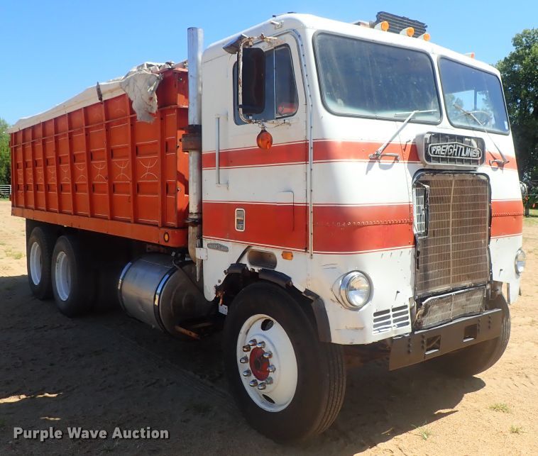 image for item GV9618 1976 Freightliner 6342T  grain truck