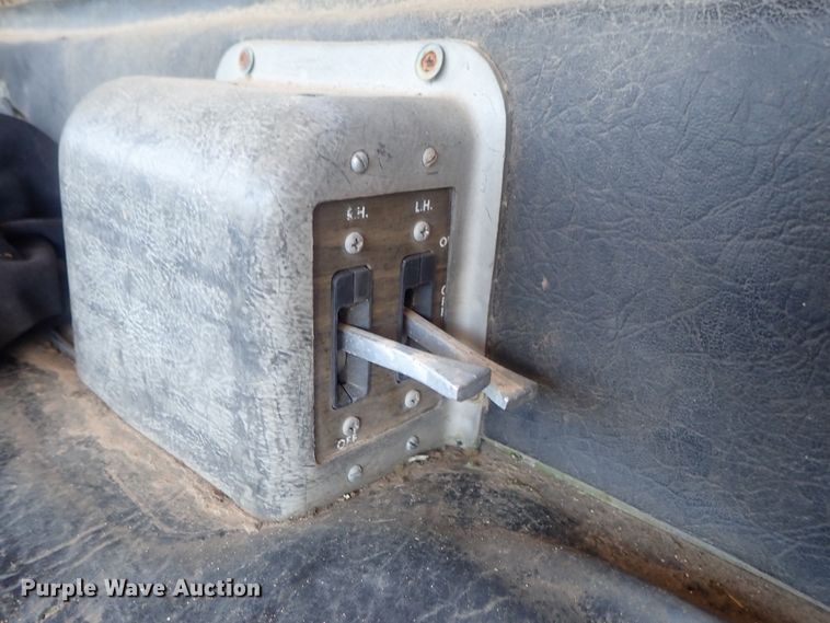 image for item GV9618 1976 Freightliner 6342T  grain truck