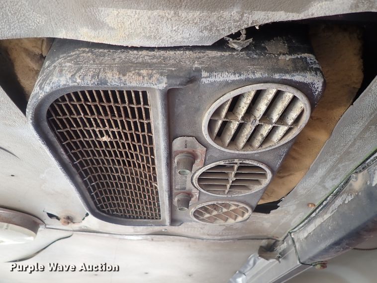 image for item GV9618 1976 Freightliner 6342T  grain truck