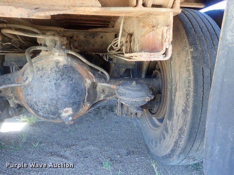 image for item GV9618 1976 Freightliner 6342T  grain truck