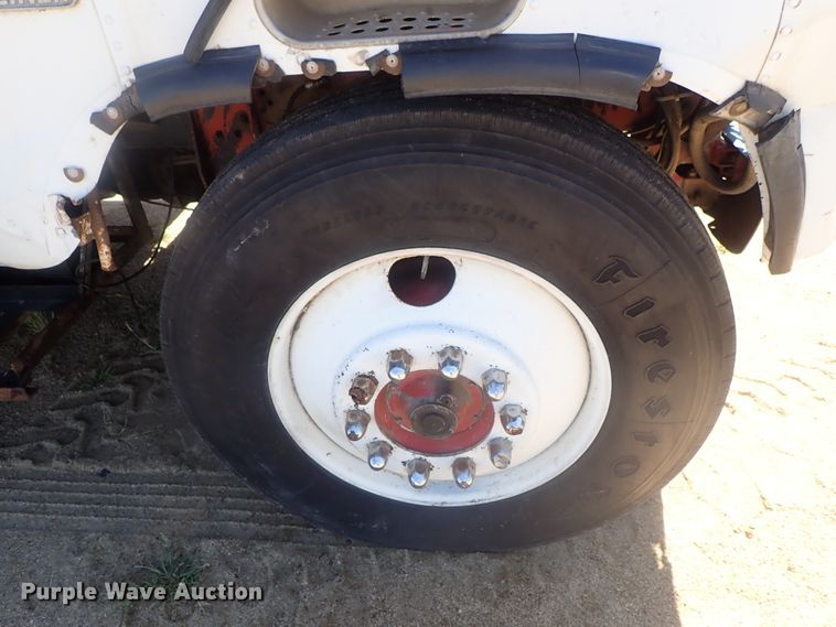 image for item GV9618 1976 Freightliner 6342T  grain truck