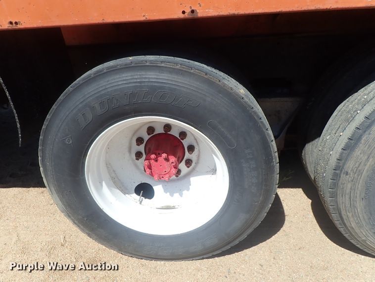 image for item GV9618 1976 Freightliner 6342T  grain truck