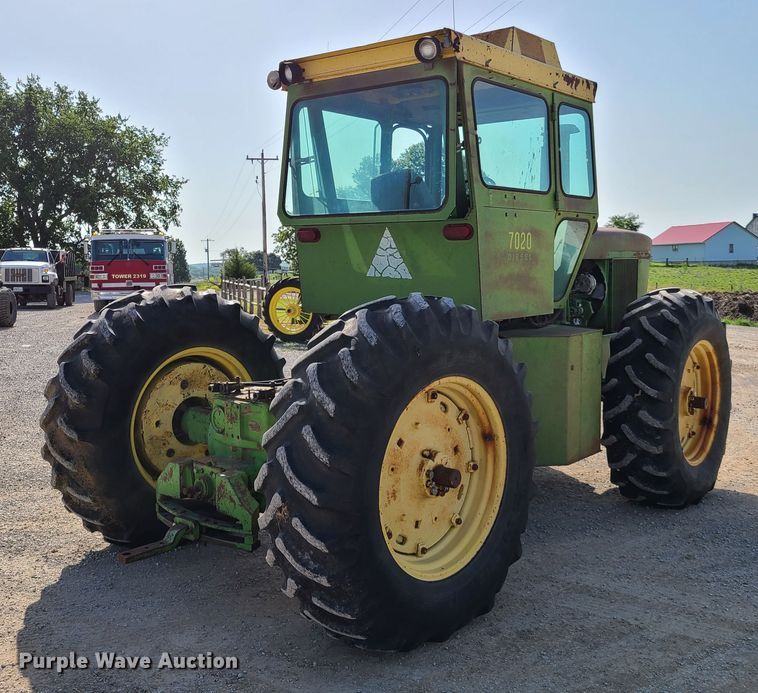 image for item GX9248 1971 John Deere 7020  4WD tractor