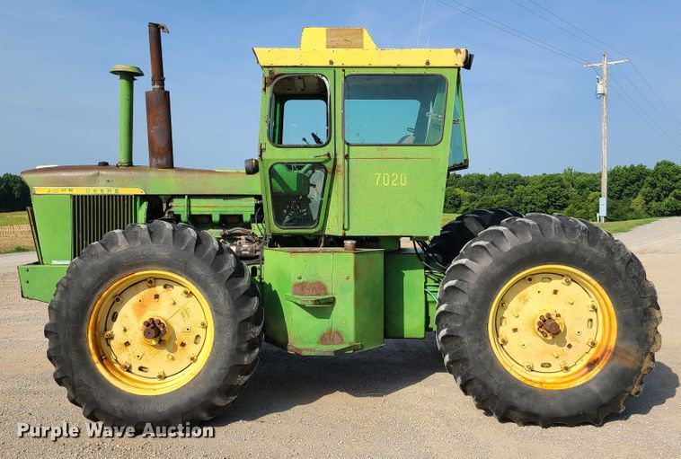 image for item GX9248 1971 John Deere 7020  4WD tractor