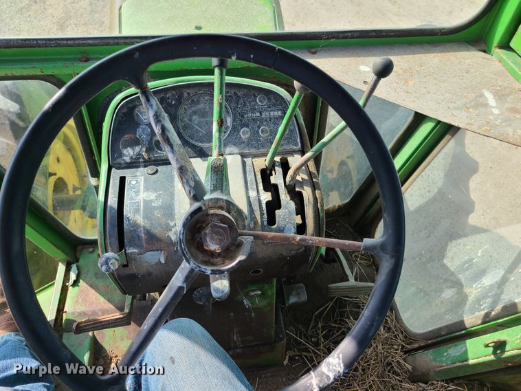 image for item GX9248 1971 John Deere 7020  4WD tractor