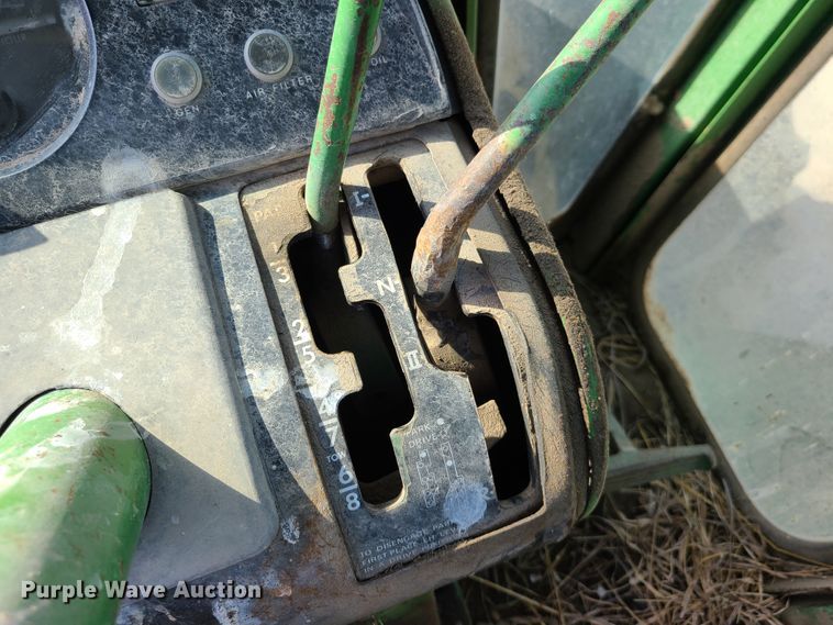 image for item GX9248 1971 John Deere 7020  4WD tractor