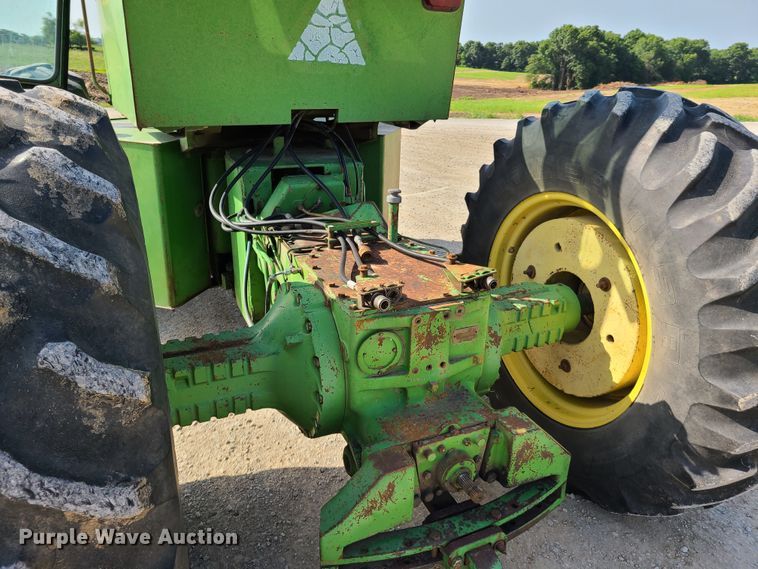 image for item GX9248 1971 John Deere 7020  4WD tractor