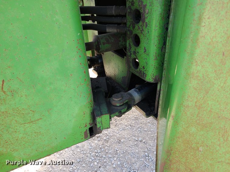 image for item GX9248 1971 John Deere 7020  4WD tractor