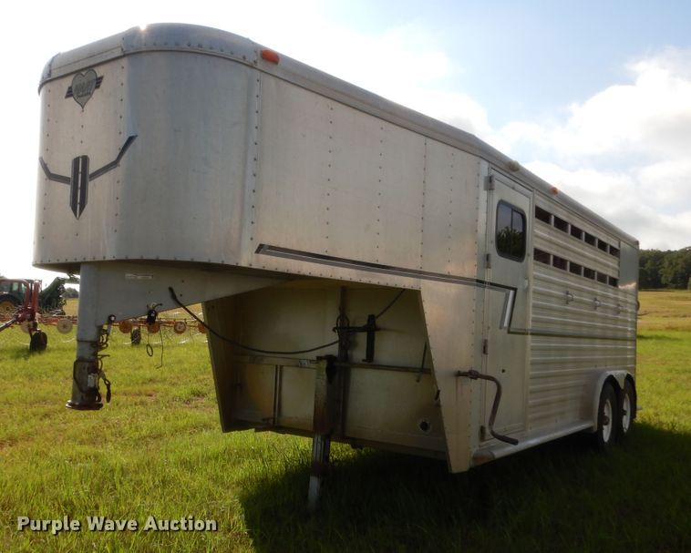 image for item HB9261 1996 Hart Alumina horse trailer