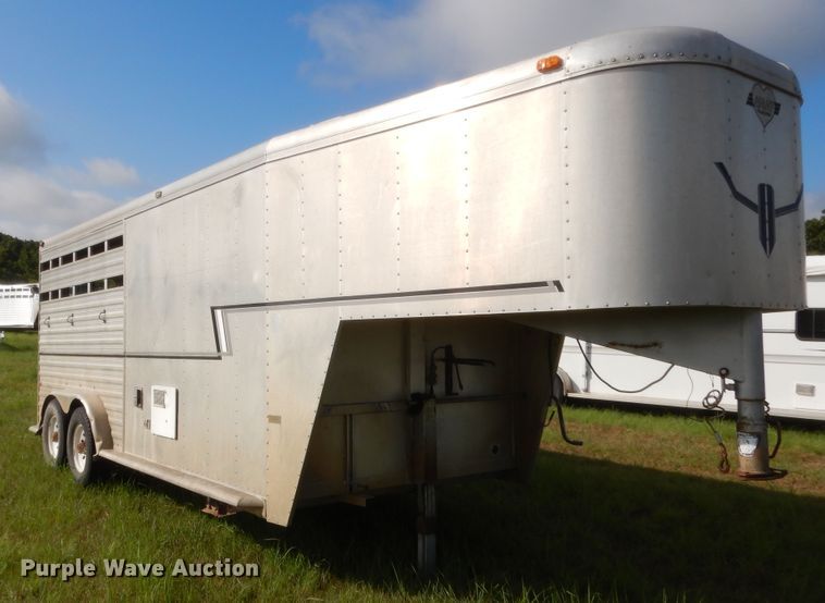 image for item HB9261 1996 Hart Alumina horse trailer